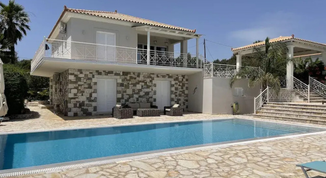 Вилла Luxurious Villa in Peloponnese with Swimming Pool