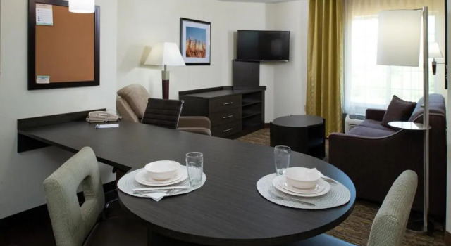 Двухместный люкс c 1 комнатой Candlewood Suites Olathe by IHG