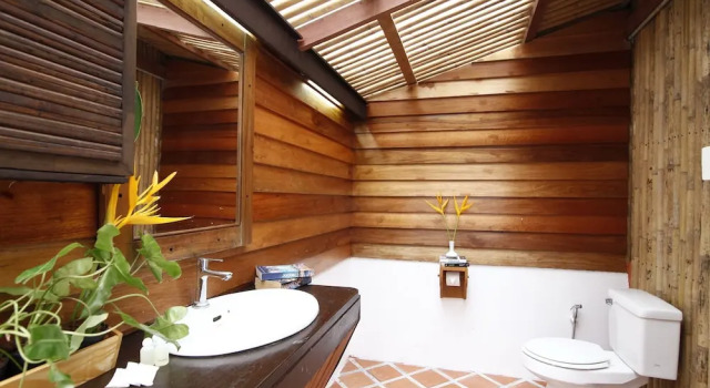 Трёхместное бунгало Deluxe с балконом Chunut House Resort