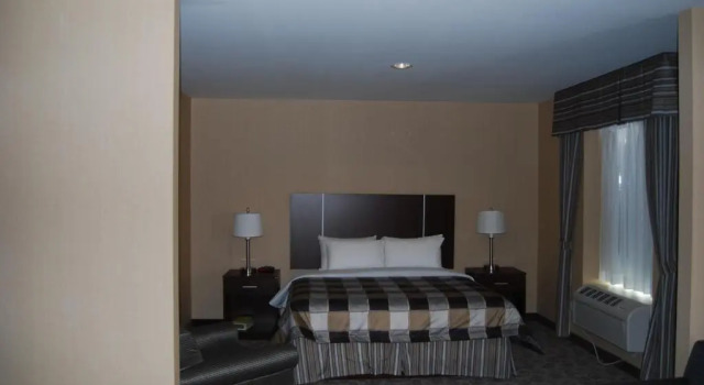 Двухместный люкс c 1 комнатой Days Inn by Wyndham Brampton