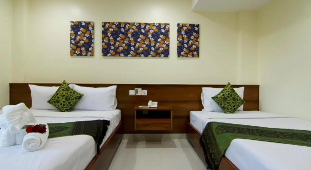 Трёхместный номер Standard Rose Emerald Hotel