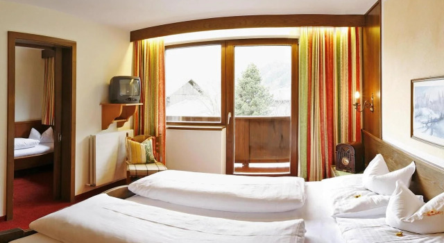 Ferienhotel Sonnenhof, Rezerwuj Hotel Hotele w Tyrol z parkingiem, Parking