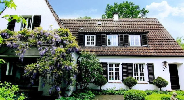 Luxus Ferienhaus Villa EMG Emsdetten nah Münster, Osnabrück, Rheine für Familien Gruppen bis 17 Personen, Pool, Whirlpool, Garten, Kamin, 6SZ, Забронировать Вилла Коттеджи Северного Рейн-Вестфалия, Коттедж