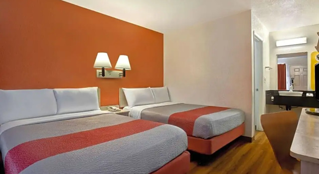 Номер Deluxe Motel 6-Monterey, CA