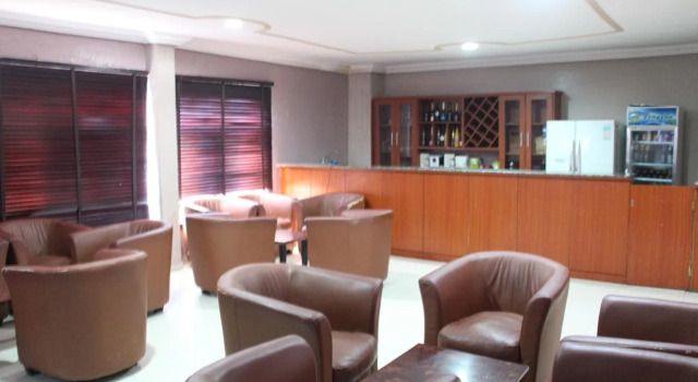Reverton Hotel
