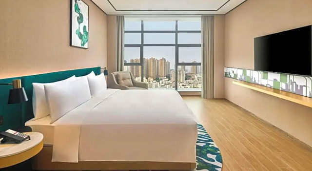 Двухместный люкс Deluxe с балконом Hilton Garden Inn Zhuhai Jinan University