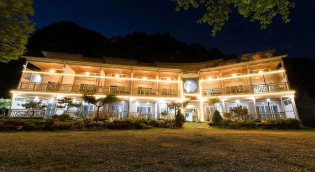 Pocheon Jayeongwasaramdel Pension
