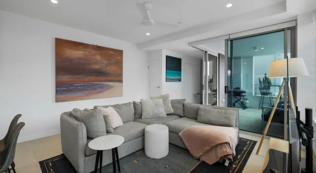 Апартаменты Bilinga Beachfront Luxury at Lana