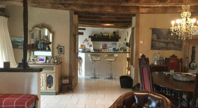 House With 2 Bedrooms in Évran, With Wonderful Lake View, Enclosed Gar, Varaa Hotelli Hotellit Côtes-d'Armor pysäköinnillä, Pysäköinti