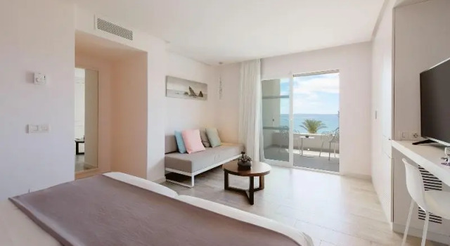Двухместный номер Standard с балконом Hotel Garbi Ibiza & Spa