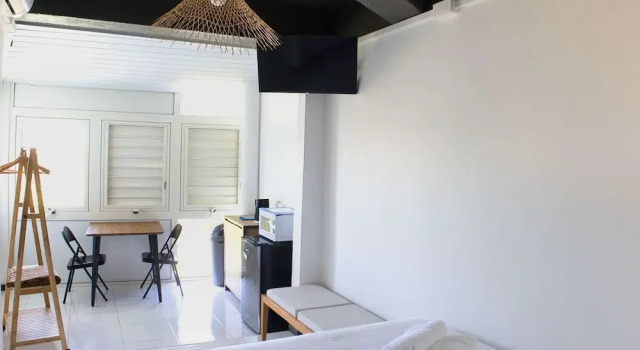 Airport Manini Lodge Studio 4, Забронировать Апартаменты/квартира Отели Таити с парковкой, Парковка