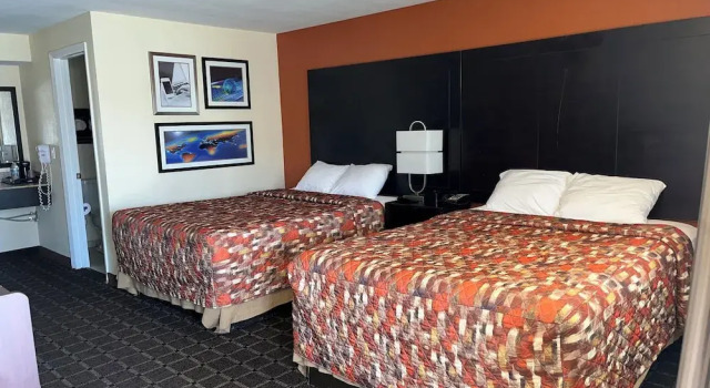 Четырёхместный номер Comfort Oregon Trail Inn and Suites