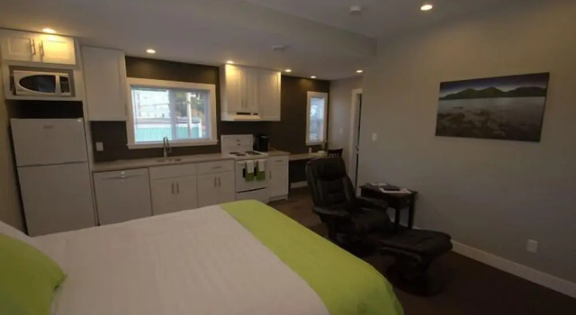 Люкс First Avenue Executive Suites
