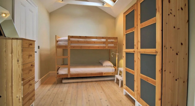 Lovely 4 bed Family Home in Jericho, Oxford, Забронировать Отель Отели Оксфорда 3 звезды, рядом с St Anthony's College, 3*