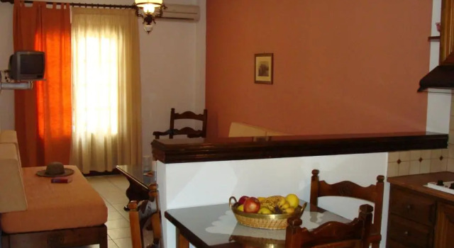 Апартаменты Hesperia Hotel