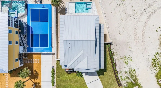 Коттедж с 5 комнатами 110 Sea Le Vie: 5br/4.5ba Brand New Build W/ Pool! 5 Bedroom Home