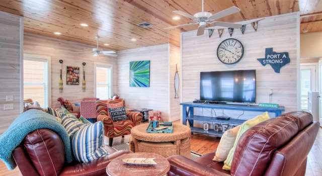 Beach Buzz 4 Bedrooms 3 Bathrooms Home