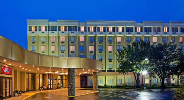 DoubleTree by Hilton Monroe Township Cranbury, Забронировать Отель Крэнбери North Jersey