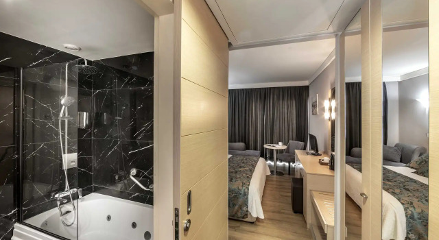 Номер Standard с видом на море Louis Ledra Beach