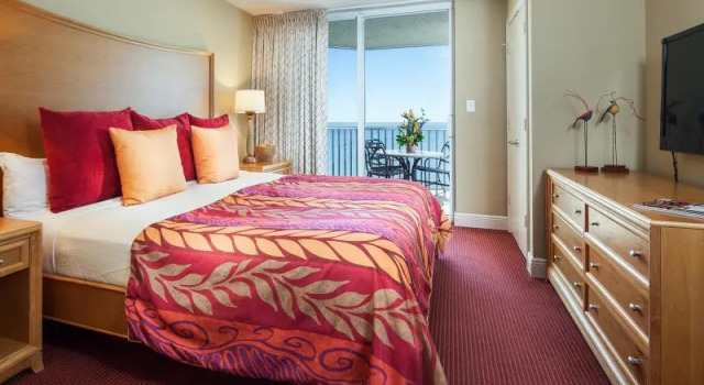 Двухместный номер Standard с балконом и с видом на бассейн Diamond Head Beach Resort