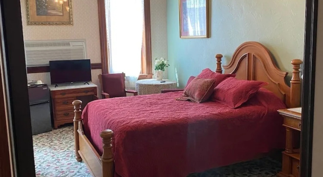 Cambridge Inn on Main, Book Hotel Cambridge Wisconsin