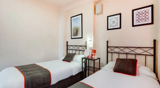 Четырёхместный номер Standard OYO Hostal Luci-Mar
