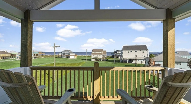 Коттедж The Big Shore 4 Bedroom Home by RedAwning