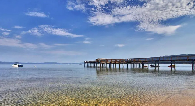 Коттедж Lake Tahoe's Premier Beach, Mountain & Ski Getaway
