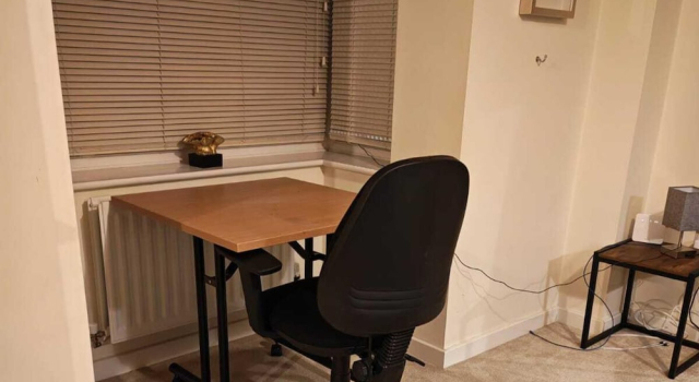 3 Bedroom House Sleeps 7 - Pets Ok - Free Parking, Reservar Casa de férias Casas de campo em Merseyside, Casa de campo / Cottage