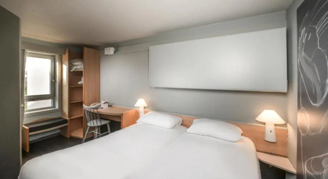 Четырёхместный номер Standard ibis Carcassonne Centre - La Cité