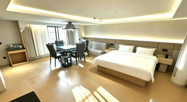 Люкс Eman Hotel (Sanpailou Street Hongqiao Subway Station Branch)