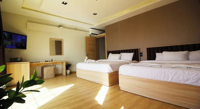 Полулюкс с балконом и с видом на город Palm Pyramids View Hotel