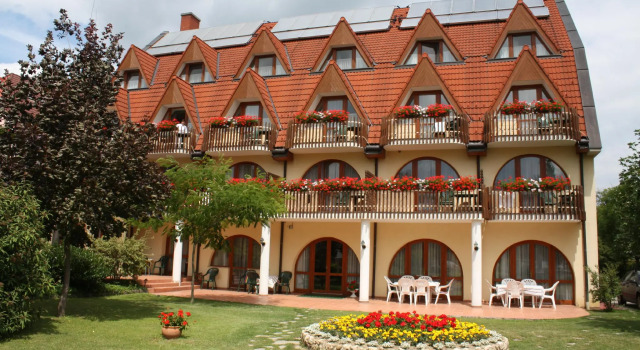 Ágnes Hotel