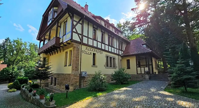 Villa Alexandra, Забронировать Вилла Виллы Поляница-Здруй, рядом с Polanica Zdrój Spa Theatre, Вилла