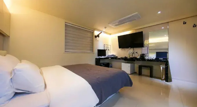 Pohang Black Hotel