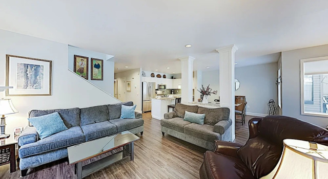 New Listing! Modern Eaglewood Townhome W/ Hot Tub 3 Bedroom Townhouse