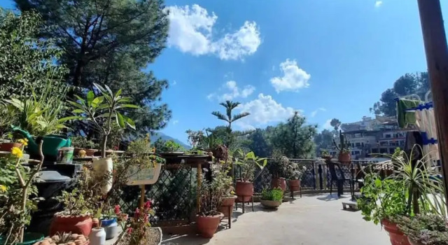 Апартаменты Cozy Solan Apartment With Stunning Views
