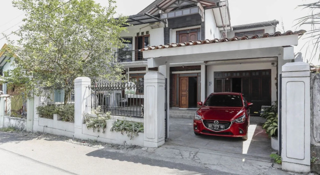 RedDoorz near Candi Sambisari 2