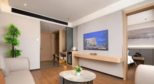 Люкс Yaduo Hotel (Wenming Road Binhe Qingcheng Branch)