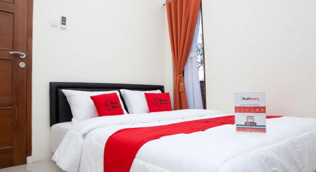 Standard Zimmer RedDoorz @ Pasir Luyu Buahbatu