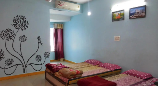 Shri Radhe Krishna Hotel