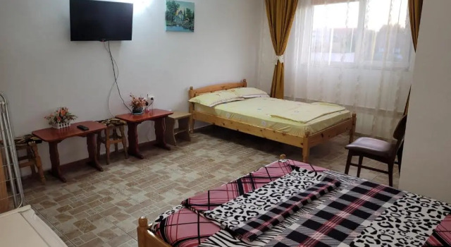 Cazare Garsoniere Four Studious Eforie Nord - baie proprie, bucătărie comună, etaj 4