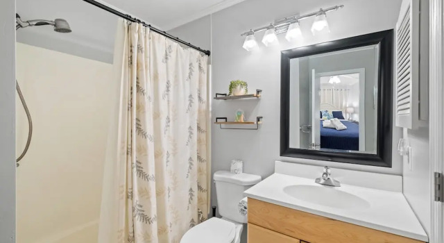 Апартаменты c 1 комнатой с балконом On-site Beach Access: Hilton Head Island Condo
