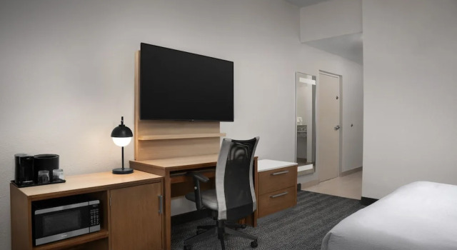 Двухместный номер Standard с балконом Courtyard by Marriott Orlando East/UCF Area