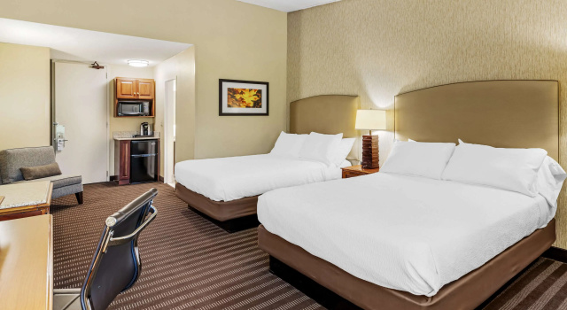 Четырёхместный номер Standard Best Western Springfield Hotel