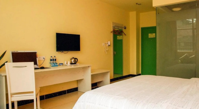 8 Inns Dongguan Shijie Branch, Rezervasyon Otel Guangdong otoparklı oteller, Otopark