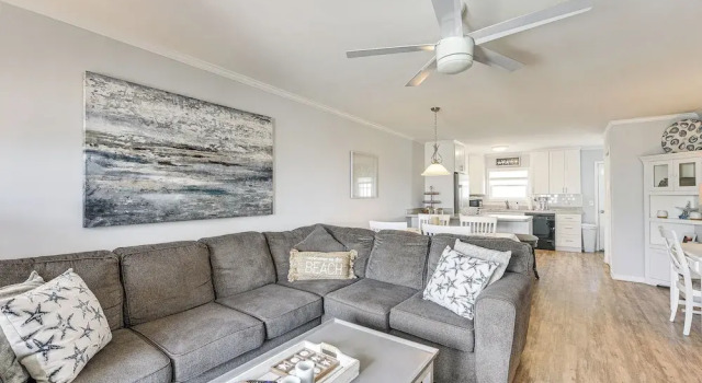 Апартаменты с 2 комнатами с балконом Ocean Isle Beach Condo w/ Balcony: Steps to Shore!