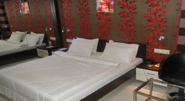 Номер Deluxe The Metro Park Hotel