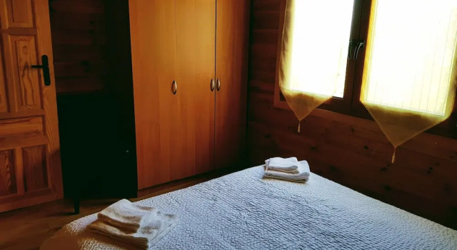 Mare e Monti Chalets, Varaa Mökki Serra-di-Ferro 