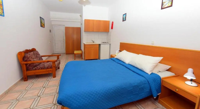 Студия с балконом и с красивым видом из окна Anixis Hotel & Apartments